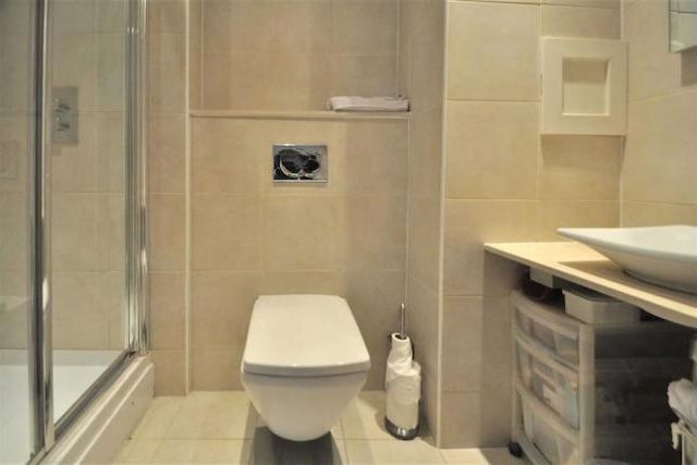  Image of 2 bedroom Flat for sale in Old Hill Chislehurst BR7 at Old Hill, Chislehurst BR7
