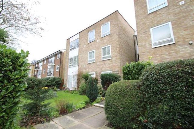  Image of 2 bedroom Flat to rent in The Avenue Beckenham BR3 at The Avenue, Beckenham, Kent BR3