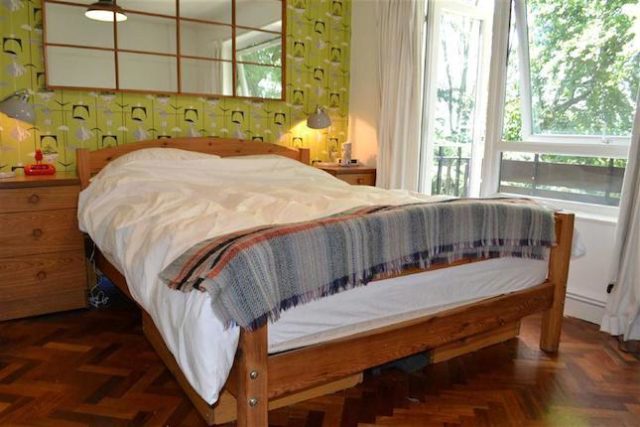  Image of 2 bedroom Flat to rent in Cedar Drive London N2 at Cedar Drive, East Finchley, London N2
