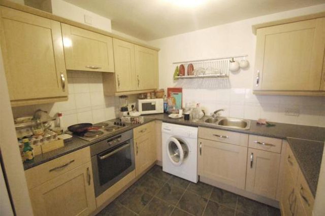  Image of 2 bedroom Flat to rent in Cline Road London N11 at Gean Court, Cline Road, Bounds Green, London N11