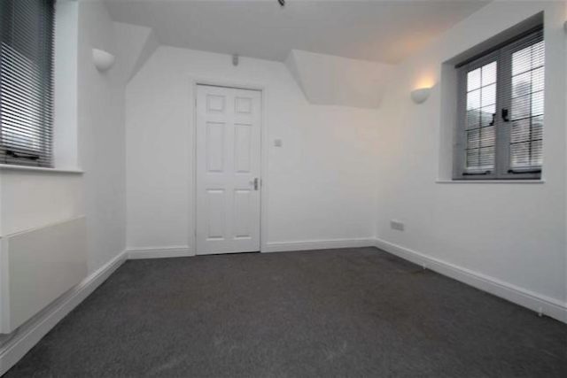  Image of 2 bedroom Property to rent in Plaistow Lane Bromley BR1 at Plaistow Lane, Bromley, Kent BR1