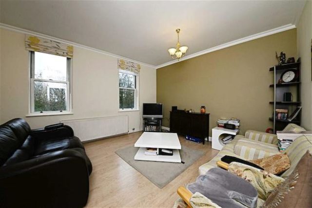  Image of 3 bedroom Flat for sale in Finchley Lane London NW4 at Finchley Lane, Hendon, London NW4