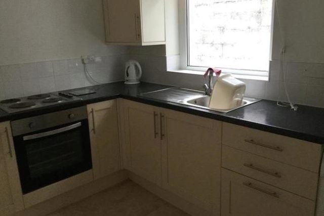  Image of 4 bedroom Property to rent in Kingsland Terrace Treforest Pontypridd CF37 at Kingsland Terrace, Treforest, Pontypridd CF37