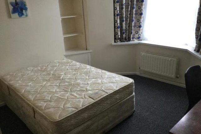  Image of 4 bedroom Property to rent in Kingsland Terrace Treforest Pontypridd CF37 at Kingsland Terrace, Treforest, Pontypridd CF37