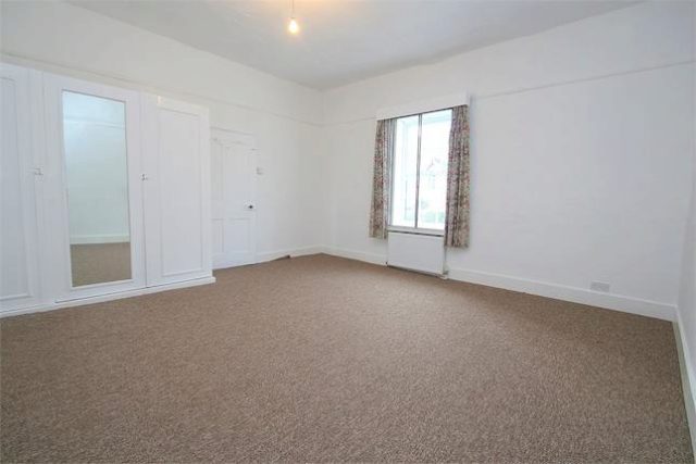  Image of 4 bedroom Semi-Detached house to rent in Mill Street Colnbrook Slough SL3 at Mill Street, Colnbrook, Berkshire SL3