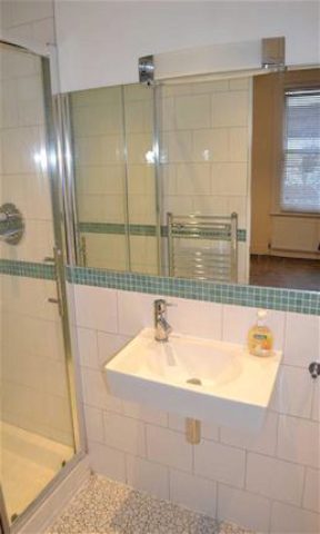  Image of 4 bedroom Terraced house to rent in Holly Park Road London N11 at Holly Park Road, Friern Barnet, London N11