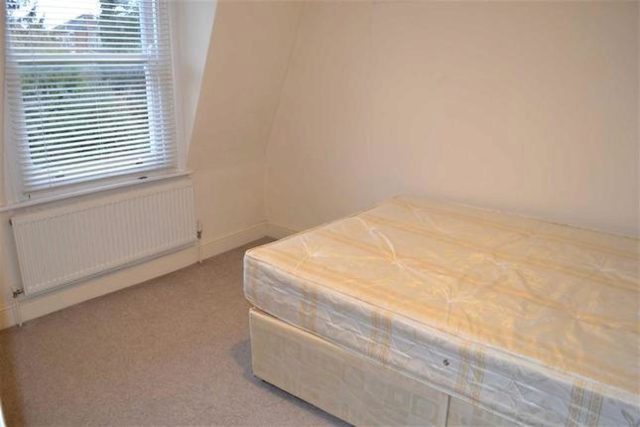  Image of 4 bedroom Terraced house to rent in Holly Park Road London N11 at Holly Park Road, Friern Barnet, London N11