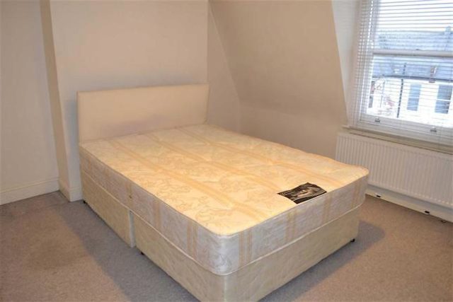  Image of 4 bedroom Terraced house to rent in Holly Park Road London N11 at Holly Park Road, Friern Barnet, London N11