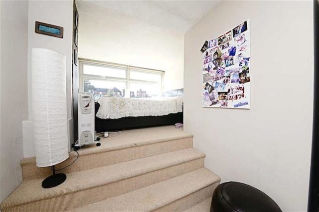  Image of 2 bedroom Flat for sale in Hendon Hall Court Parson Street London NW4 at Parson Street, Hendon, London NW4