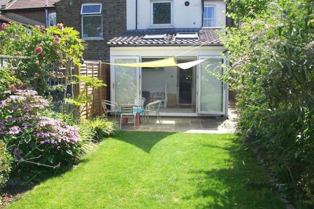  Image of 2 bedroom Flat for sale in Whittington Road London N22 at Whittington Road, Bowes Park, London N22