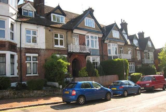  Image of 2 bedroom Flat to rent in Madeira Park Tunbridge Wells TN2 at Madeira Park, Tunbridge Wells TN2