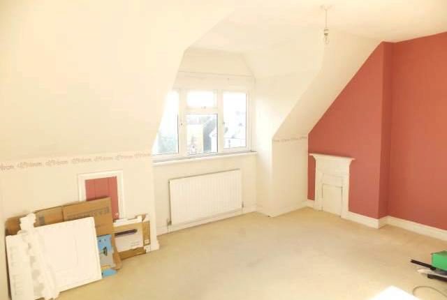  Image of 2 bedroom Flat to rent in Madeira Park Tunbridge Wells TN2 at Madeira Park, Tunbridge Wells TN2