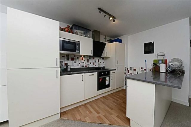  Image of 2 bedroom Flat to rent in Heritage Avenue London NW9 at Heritage Avenue, Colindale, London NW9