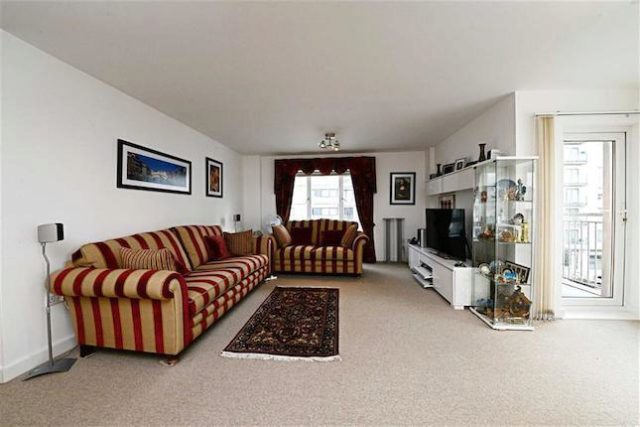  Image of 2 bedroom Flat to rent in Heritage Avenue London NW9 at Heritage Avenue, Colindale, London NW9