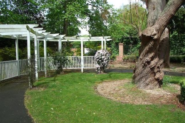  Image of 2 bedroom Flat to rent in Southcote Lane Reading RG30 at Prestigious Two Bedroom Apartment, Reading RG30