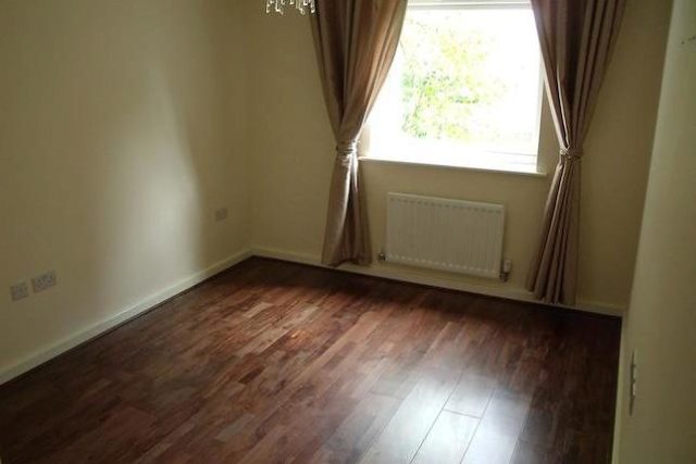  Image of 2 bedroom Flat to rent in Southcote Lane Reading RG30 at Prestigious Two Bedroom Apartment, Reading RG30