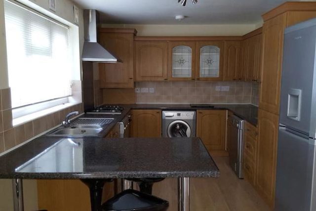  Image of 2 bedroom Flat to rent in Blackthorn Close Watford WD25 at Louvain Way, Leavesden WD25