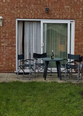  Image of 2 bedroom Flat to rent in Blackthorn Close Watford WD25 at Louvain Way, Leavesden WD25