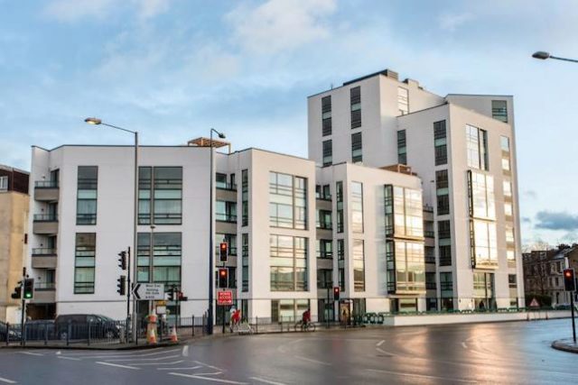  Image of 2 bedroom Flat to rent in Holland Park Avenue London W11 at Holland Park Avenue, London W11