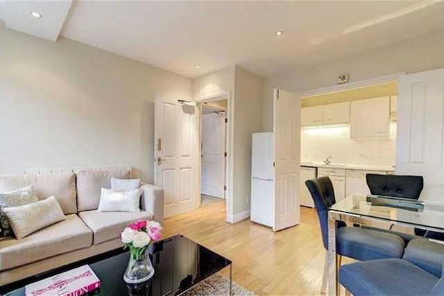  Image of 2 bedroom Flat to rent in Nottingham Place London W1U at Cedar House, 39-41 Nottingham Place, Marylebone, London W1U