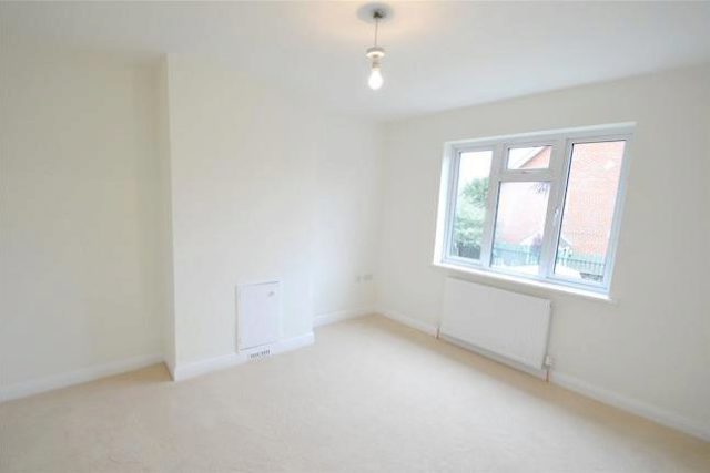  Image of 3 bedroom Property for sale in Kimberley Road Croydon CR0 at Kimberley Road, Croydon CR0