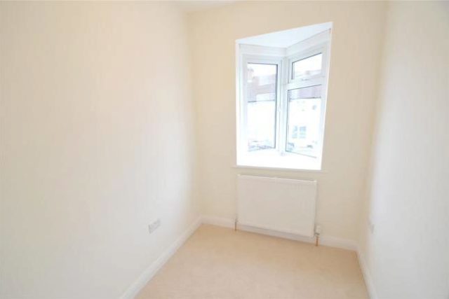  Image of 3 bedroom Property for sale in Kimberley Road Croydon CR0 at Kimberley Road, Croydon CR0