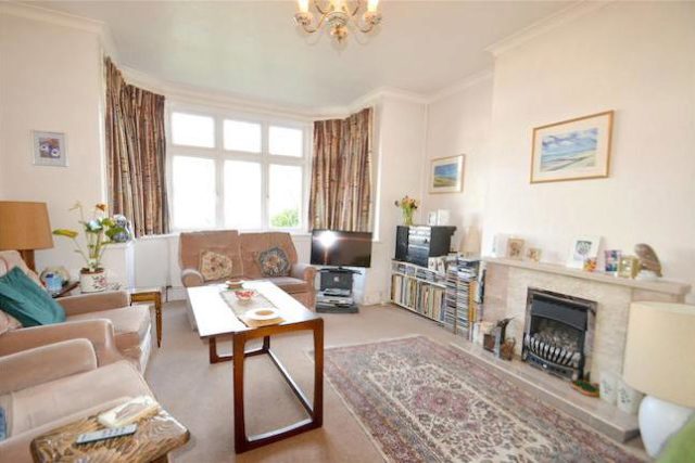  Image of 3 bedroom Semi-Detached house for sale in Greencourt Avenue Croydon CR0 at Greencourt Avenue, Croydon CR0
