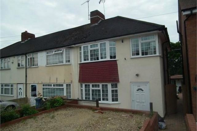  Image of 4 bedroom End of Terrace to rent in Long Elmes Harrow HA3 at Long Elmes, Harrow, Greater London HA3