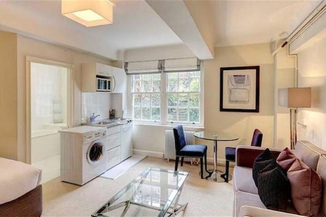  Image of Studio flat to rent in Fulham Road London SW3 at Pelham Court, 145 Fulham Road, Chelsea SW3