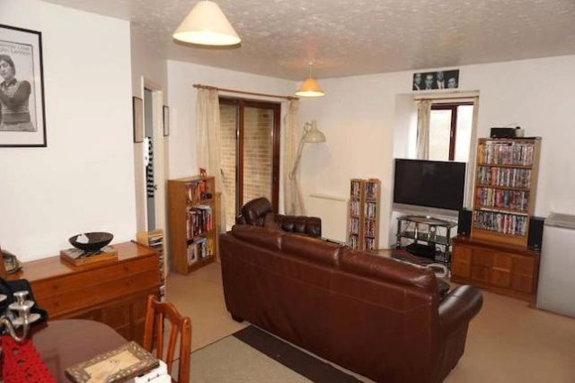  Image of 1 bedroom Flat to rent in Sandhurst Road Tunbridge Wells TN2 at Glendale Court, Sandhurst Road, Tunbridge Wells TN2