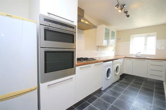  Image of 1 bedroom Flat to rent in Redfern Close Cowley Uxbridge UB8 at Redfern Close, Uxbridge, Middlesex UB8