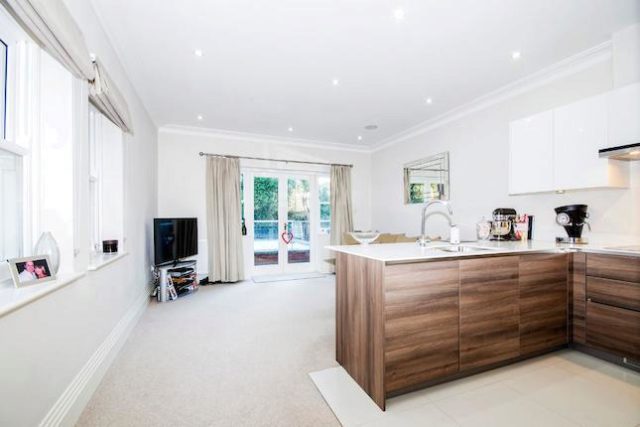  Image of 2 bedroom Flat to rent in West Hill London SW15 at West Hill, London SW15