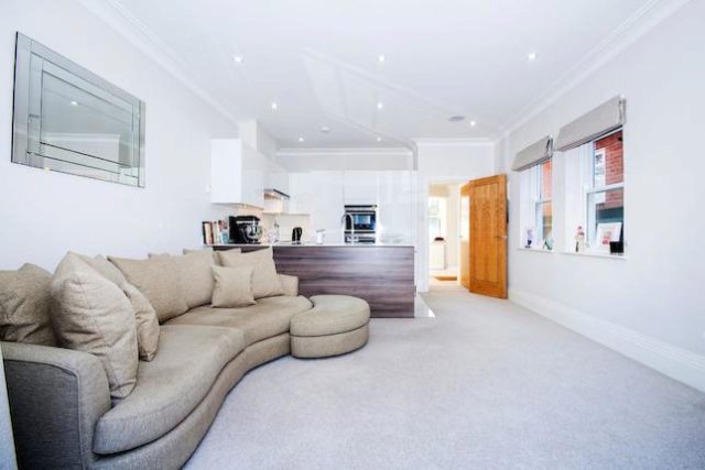  Image of 2 bedroom Flat to rent in West Hill London SW15 at West Hill, London SW15