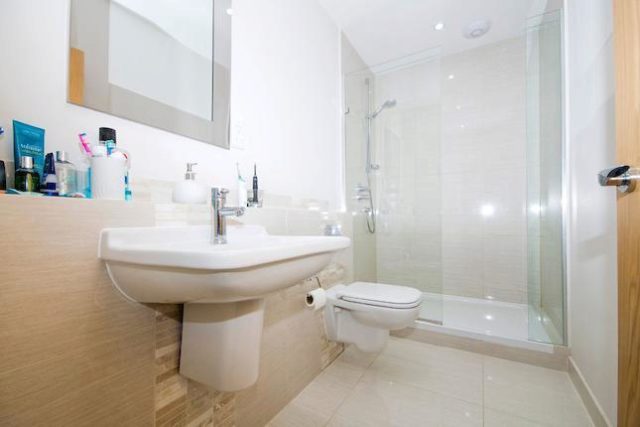  Image of 2 bedroom Flat to rent in West Hill London SW15 at West Hill, London SW15