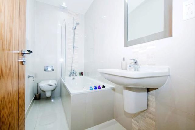  Image of 2 bedroom Flat to rent in West Hill London SW15 at West Hill, London SW15