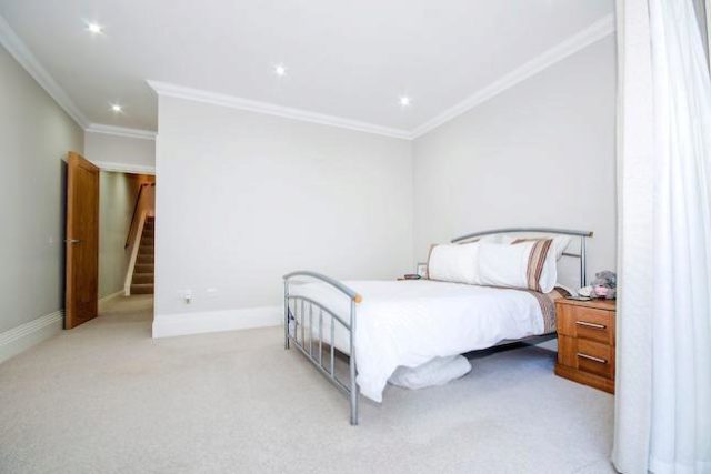  Image of 2 bedroom Flat to rent in West Hill London SW15 at West Hill, London SW15