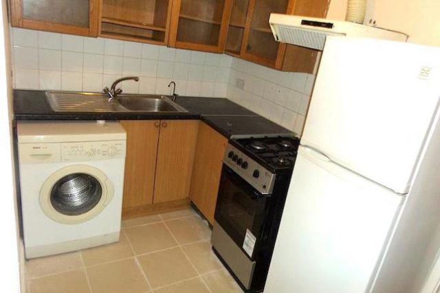  Image of 3 bedroom Flat to rent in Montague Road Hounslow TW3 at Montague Road, Hounslow TW3