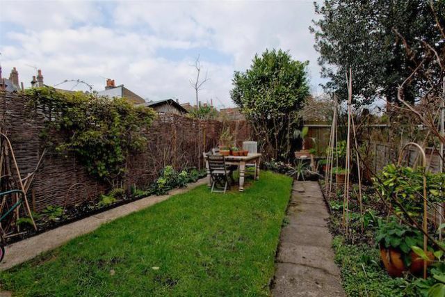 Image of 3 bedroom Terraced house for sale in Sidney Road London N22 at Sidney Road, Bowes Park, London N22