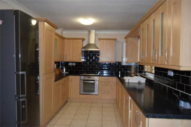  Image of 4 bedroom Terraced house to rent in Elmdon Road Hounslow TW4 at Elmdon Road, Hounslow, Middlesex TW4