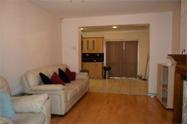  Image of 4 bedroom Terraced house to rent in Elmdon Road Hounslow TW4 at Elmdon Road, Hounslow, Middlesex TW4