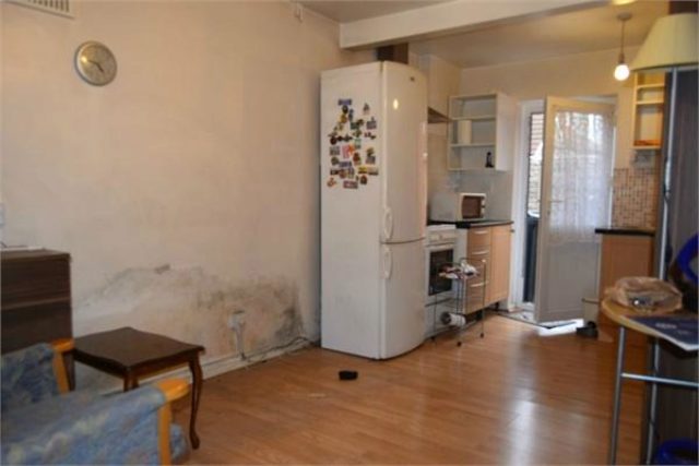  Image of 4 bedroom Terraced house to rent in Elmdon Road Hounslow TW4 at Elmdon Road, Hounslow, Middlesex TW4