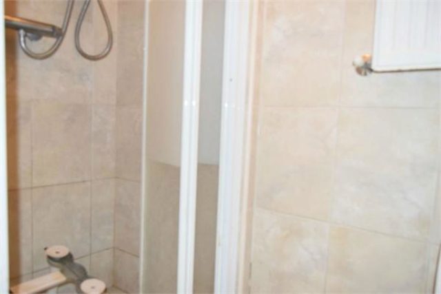  Image of 4 bedroom Terraced house to rent in Elmdon Road Hounslow TW4 at Elmdon Road, Hounslow, Middlesex TW4