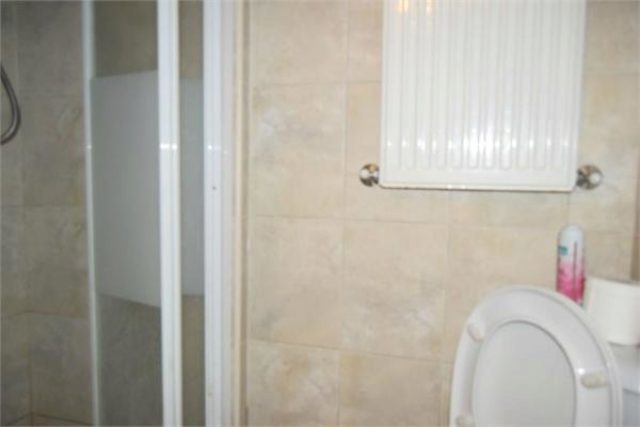  Image of 4 bedroom Terraced house to rent in Elmdon Road Hounslow TW4 at Elmdon Road, Hounslow, Middlesex TW4