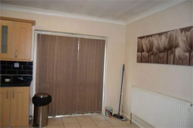  Image of 4 bedroom Terraced house to rent in Elmdon Road Hounslow TW4 at Elmdon Road, Hounslow, Middlesex TW4