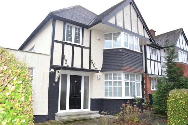  Image of 5 bedroom Detached house to rent in Rowsley Avenue London NW4 at Rowsley Avenue, Hendon, London NW4