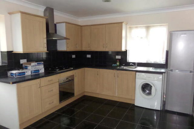  Image of Studio flat to rent in Sixth Avenue Hayes UB3 at Sixth Avenue, Hayes UB3