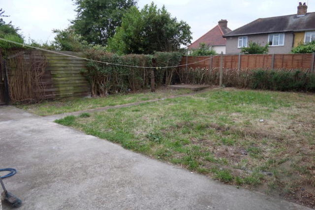  Image of Studio flat to rent in Sixth Avenue Hayes UB3 at Sixth Avenue, Hayes UB3