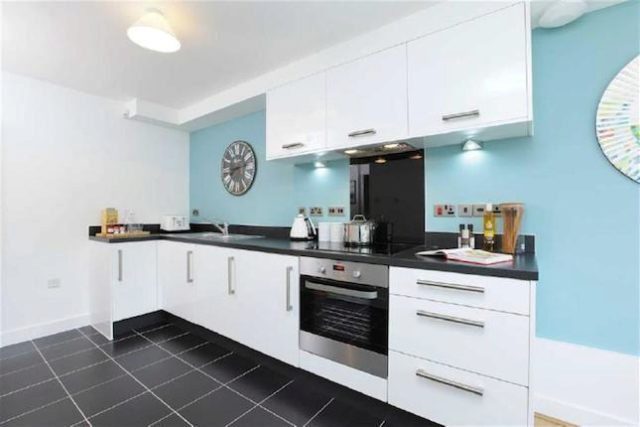  Image of 1 bedroom Flat for sale in Salter Road London SE16 at Charter House, Canada Water, London SE16
