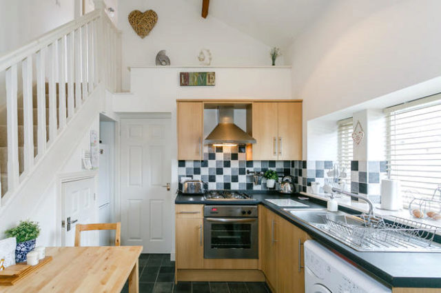  Image of 1 bedroom Terraced house for sale in Lowerhouses Lane Almondbury Huddersfield HD5 at Lowerhouses Lane, Huddersfield HD5