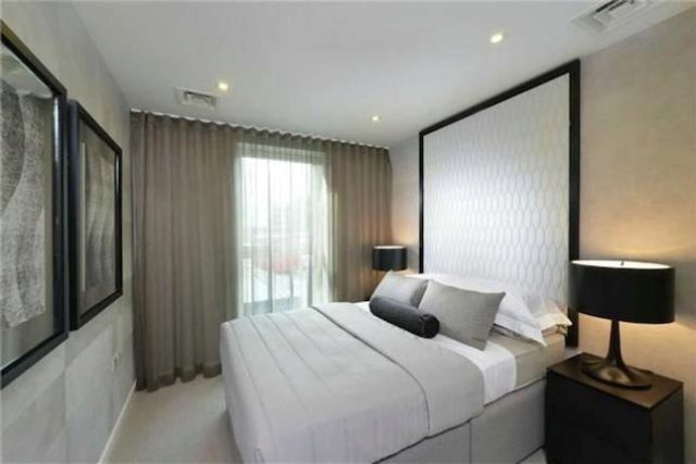  Image of 2 bedroom Flat for sale in Saffron Central Square Croydon CR0 at Saffron Tower, Croydon, London CR0